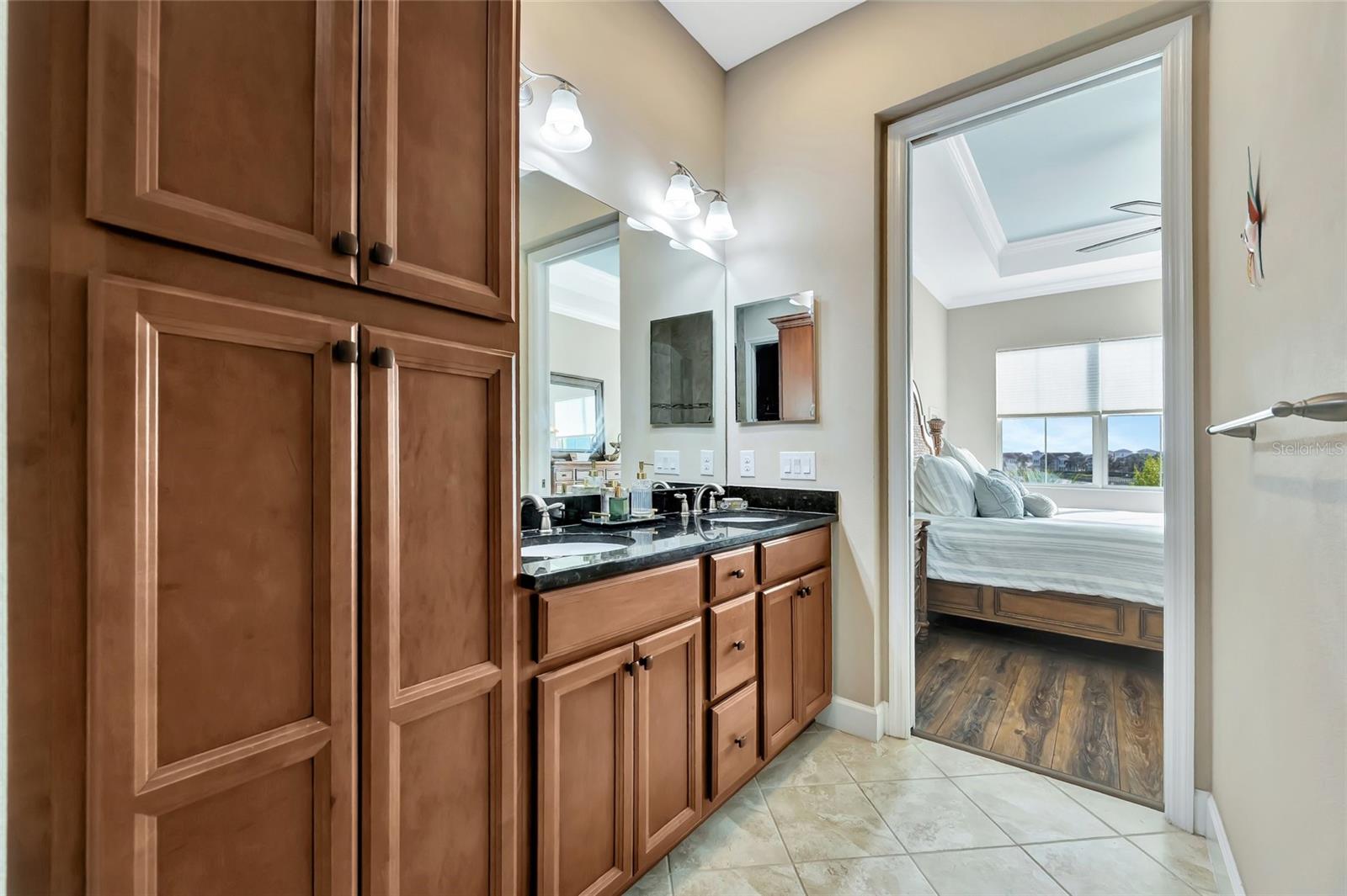 246 SAPPHIRE LAKE DR #201