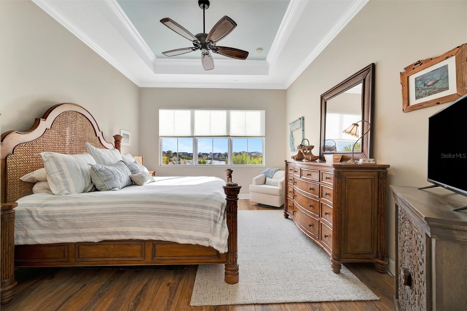 246 SAPPHIRE LAKE DR #201