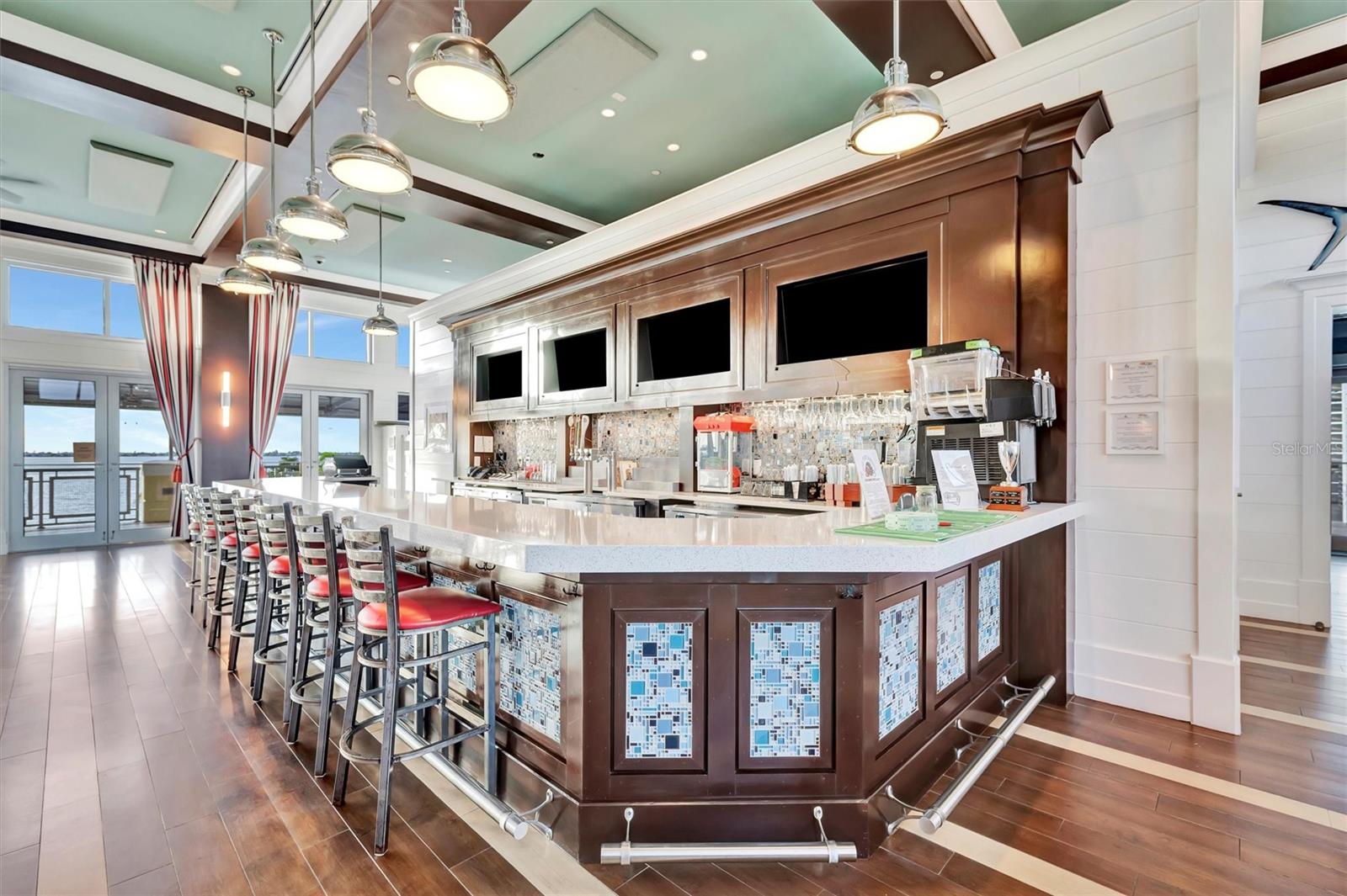 246 SAPPHIRE LAKE DR #201