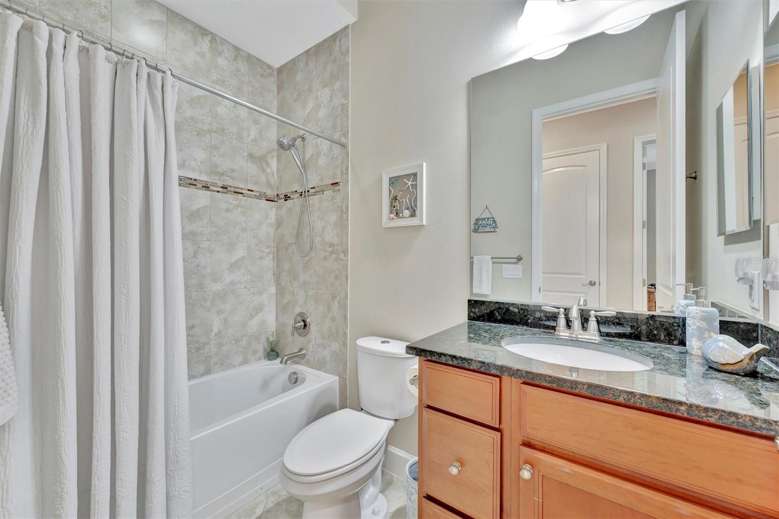 246 SAPPHIRE LAKE DR #201