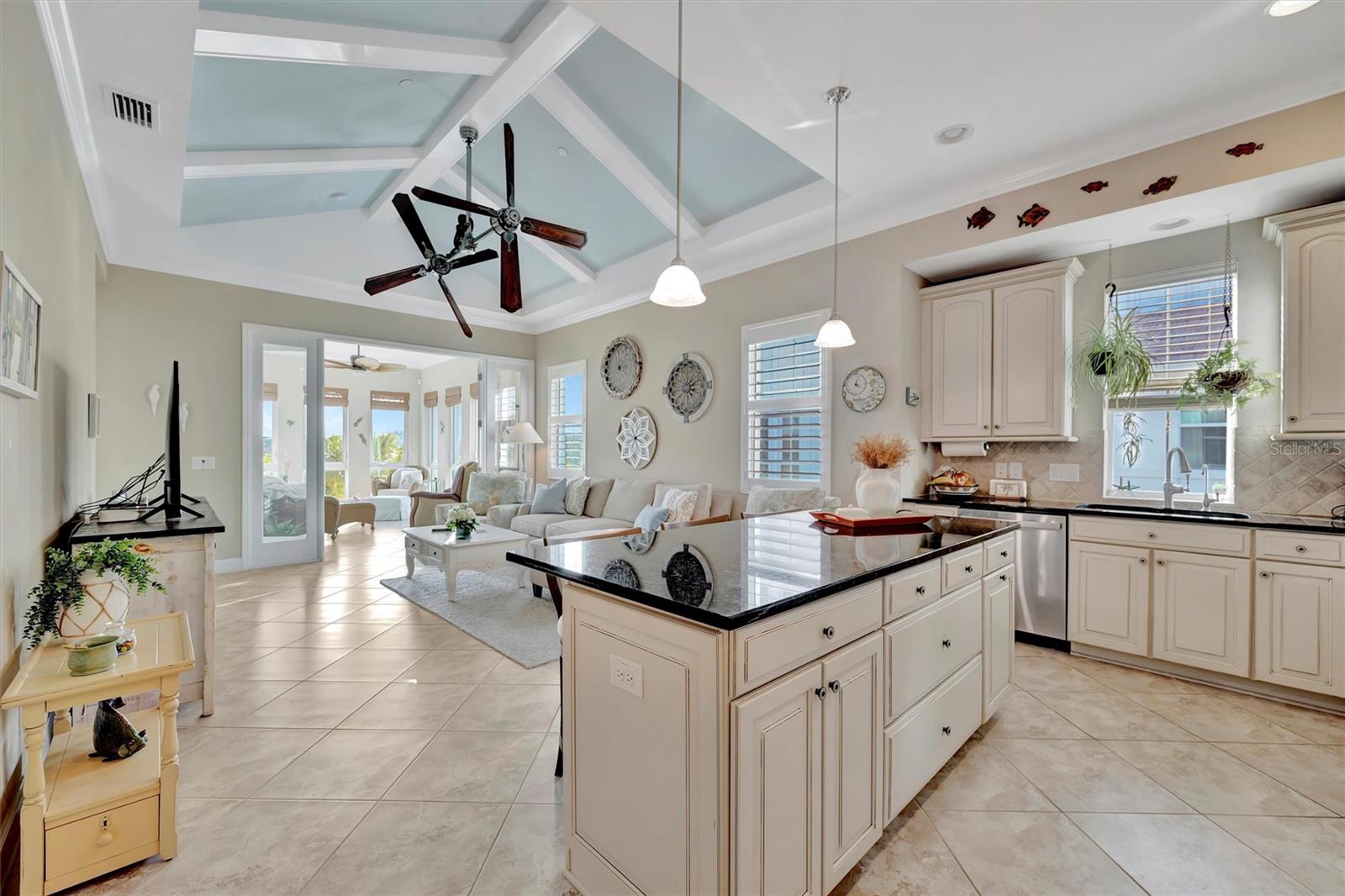 246 SAPPHIRE LAKE DR #201