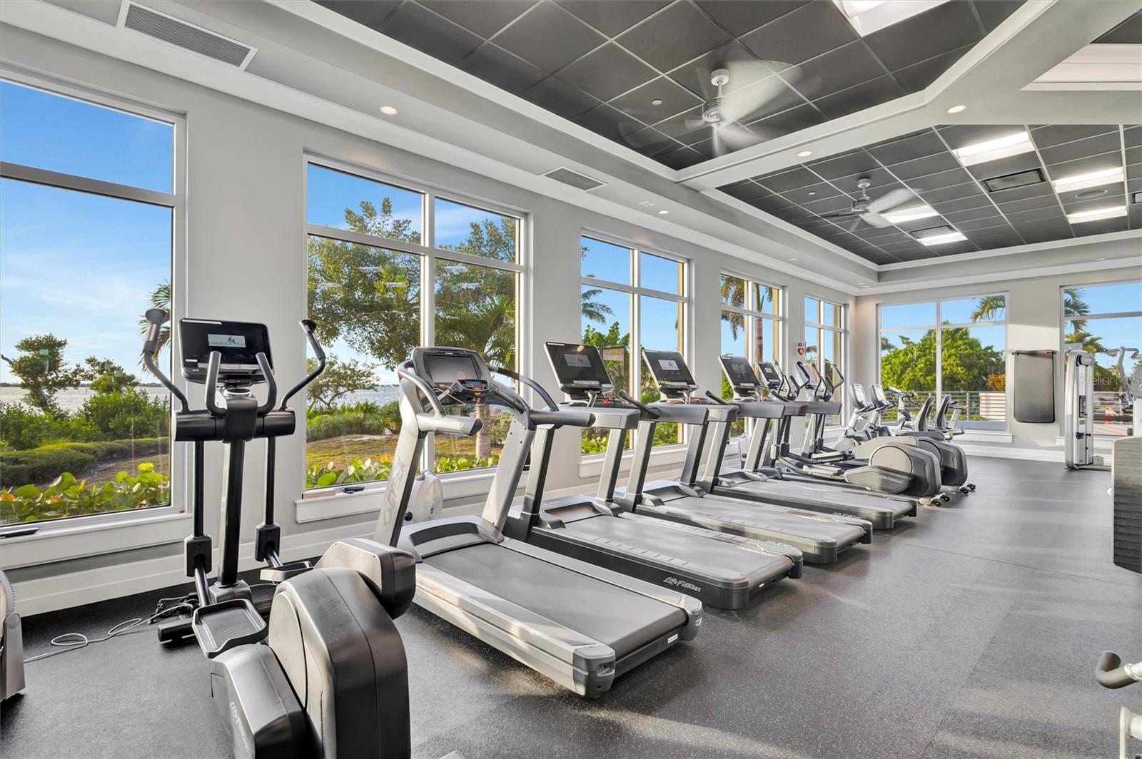 246 SAPPHIRE LAKE DR #201