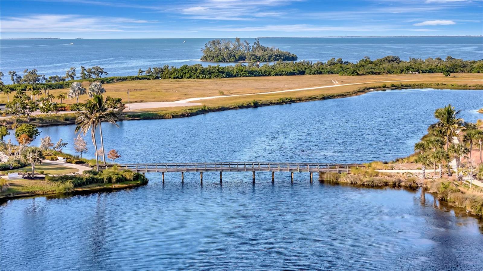 246 SAPPHIRE LAKE DR #201