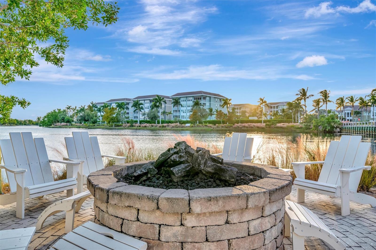 246 SAPPHIRE LAKE DR #201
