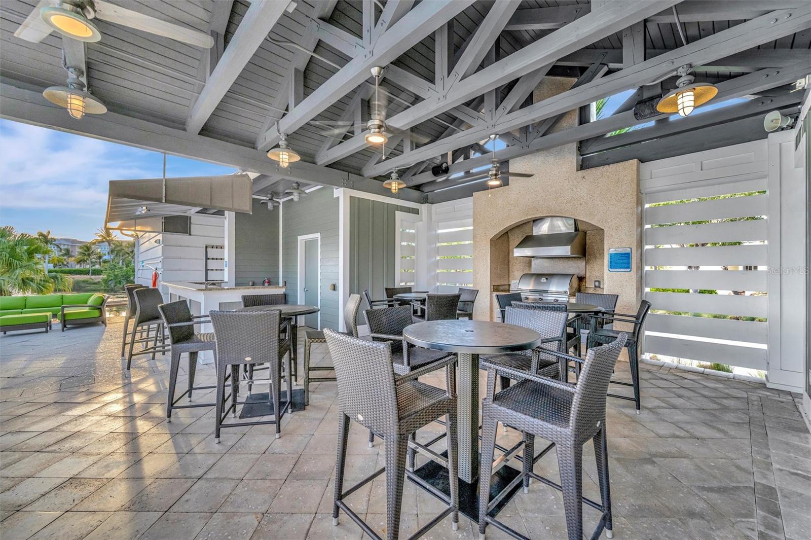 246 SAPPHIRE LAKE DR #201