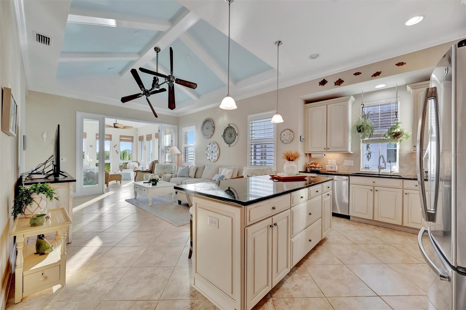 246 SAPPHIRE LAKE DR #201