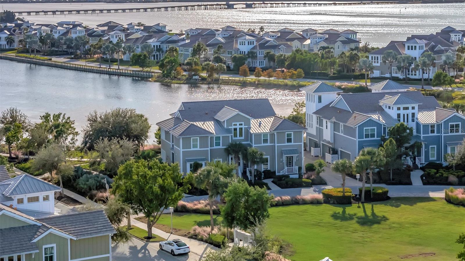 246 SAPPHIRE LAKE DR #201