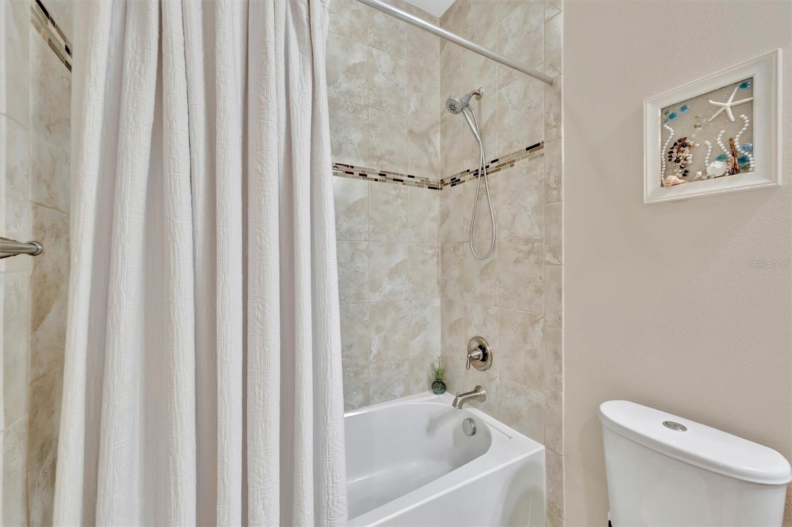 246 SAPPHIRE LAKE DR #201