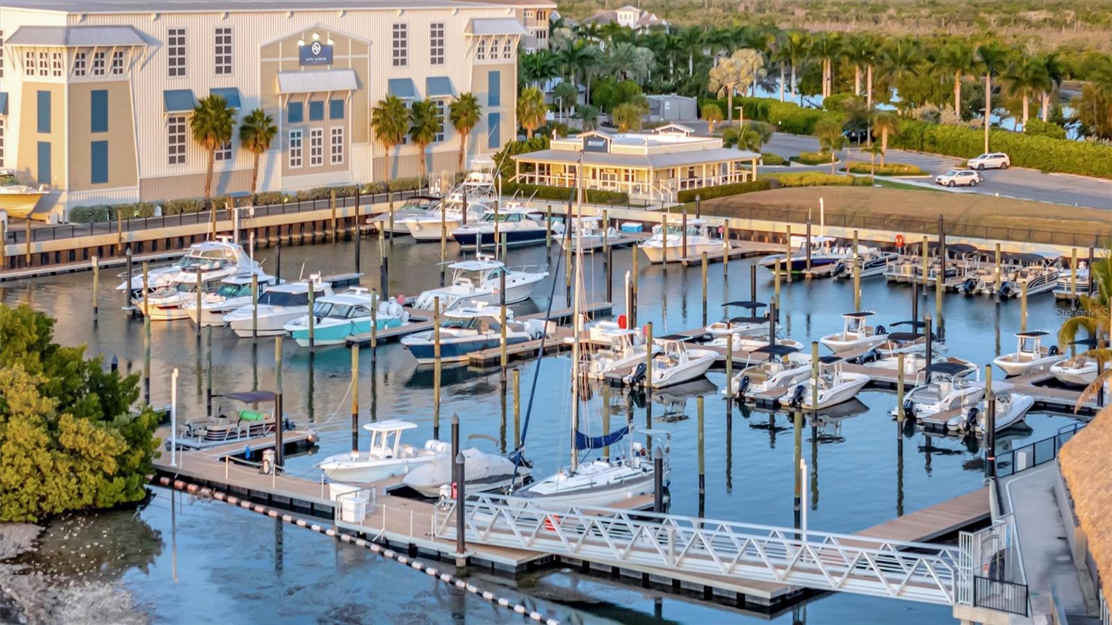 246 SAPPHIRE LAKE DR #201