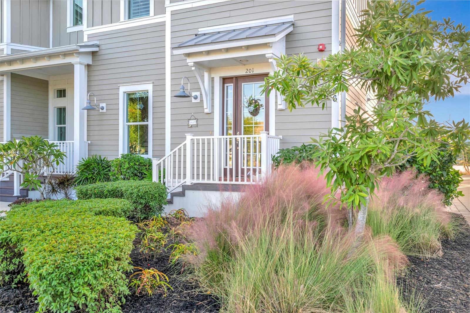 246 SAPPHIRE LAKE DR #201