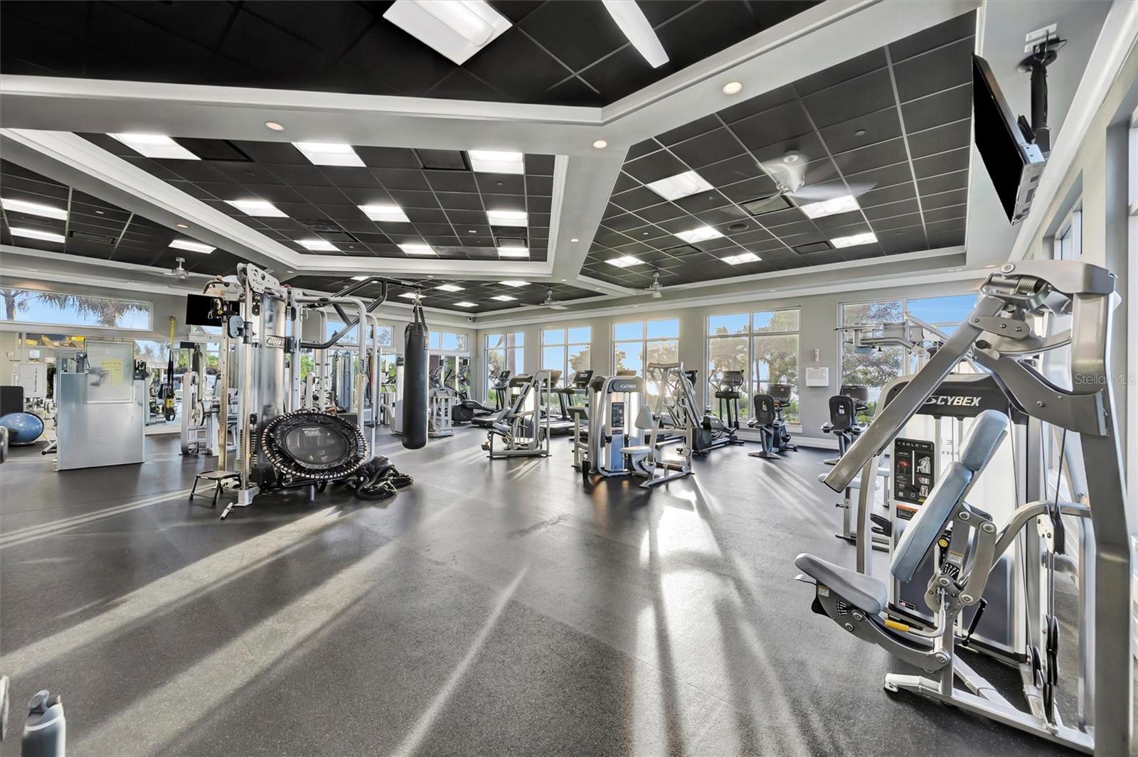 246 SAPPHIRE LAKE DR #201