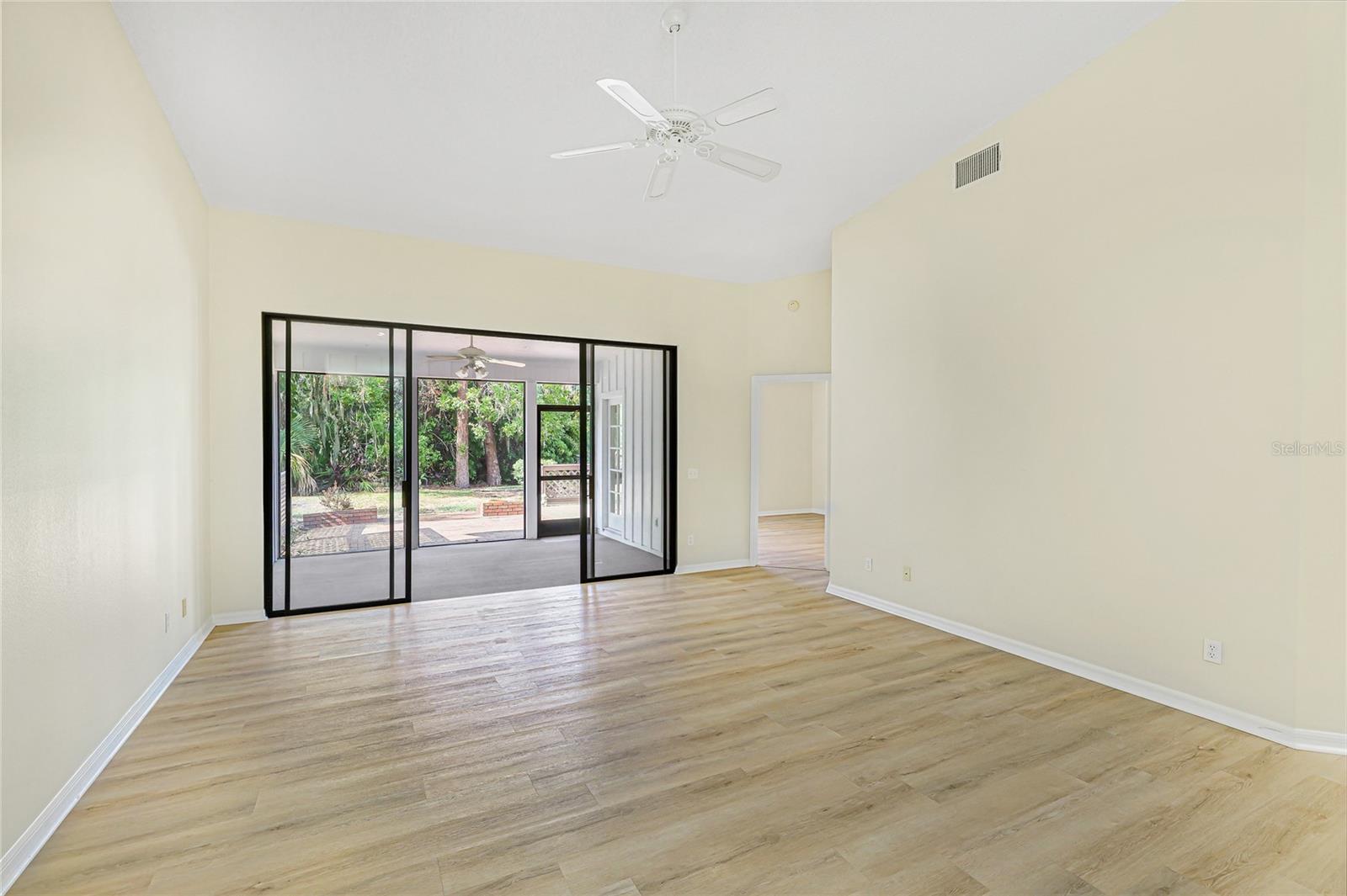 7106 SAINT ANDREWS LN