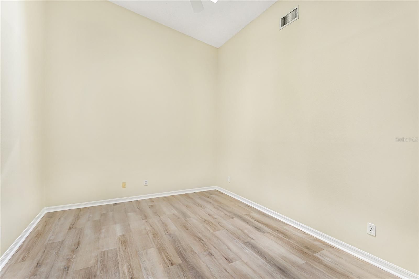 7106 SAINT ANDREWS LN