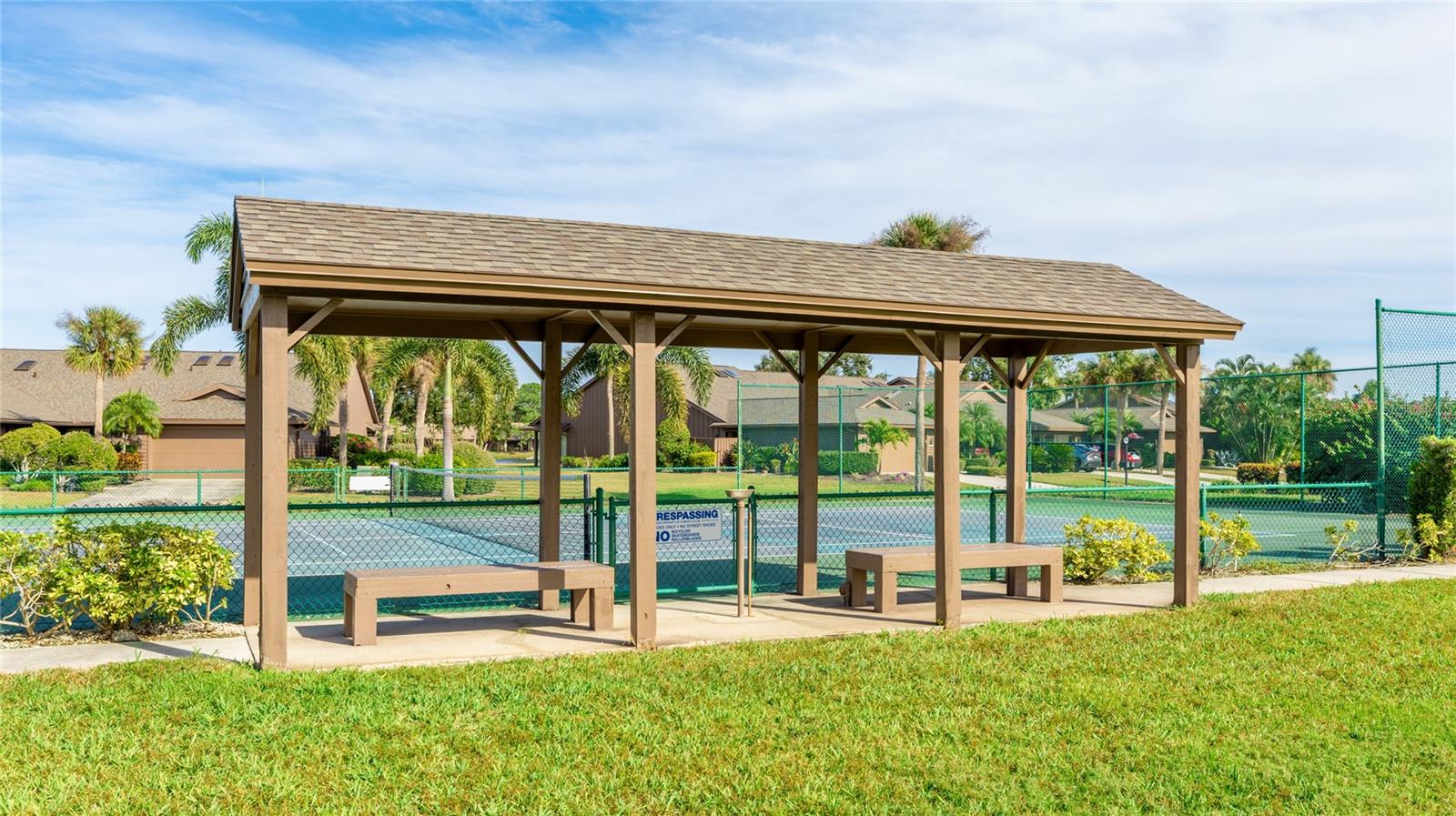 7106 SAINT ANDREWS LN