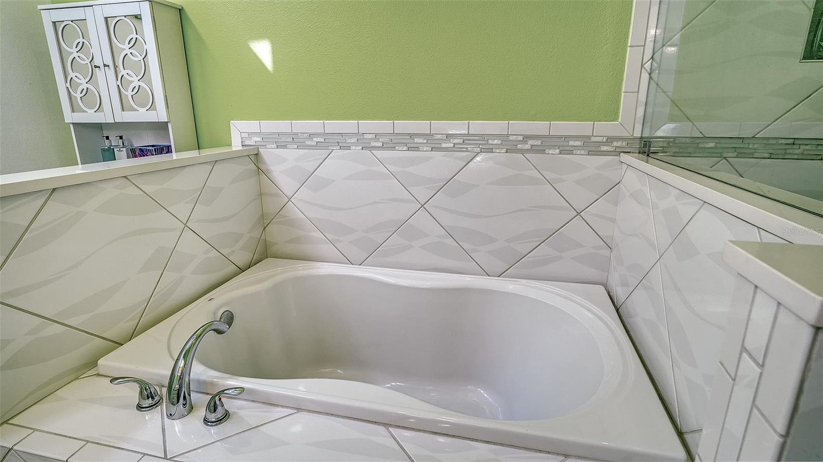 7833 ONTARIO STREET CIR