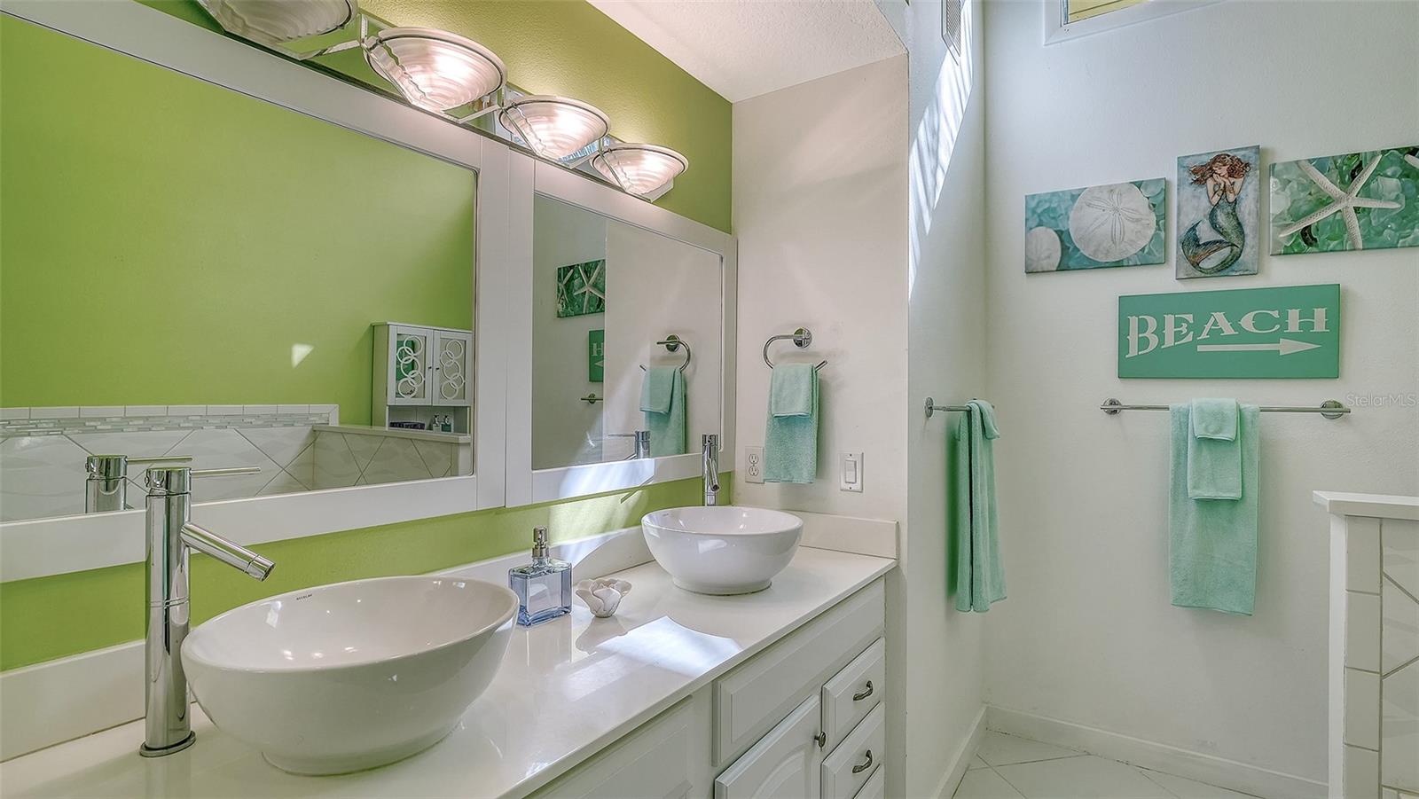 7833 ONTARIO STREET CIR