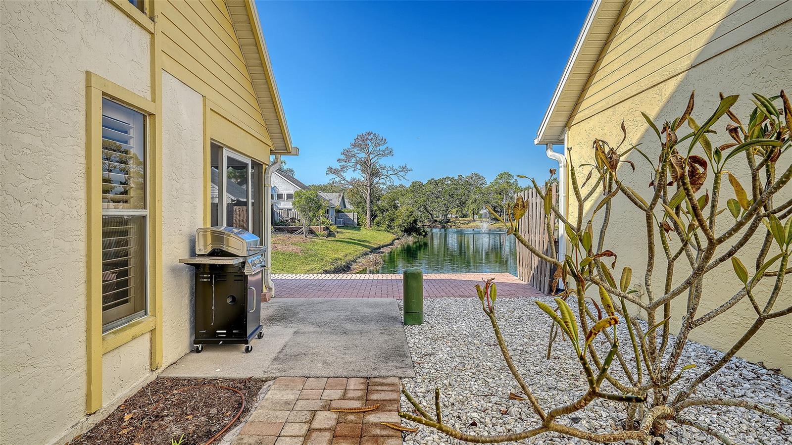 7833 ONTARIO STREET CIR