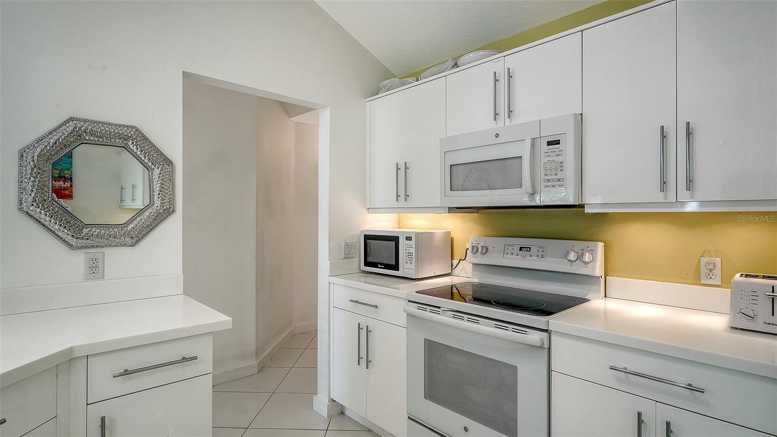 7833 ONTARIO STREET CIR