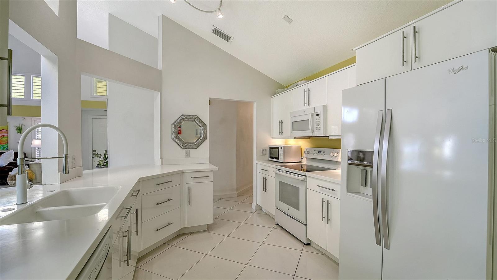 7833 ONTARIO STREET CIR