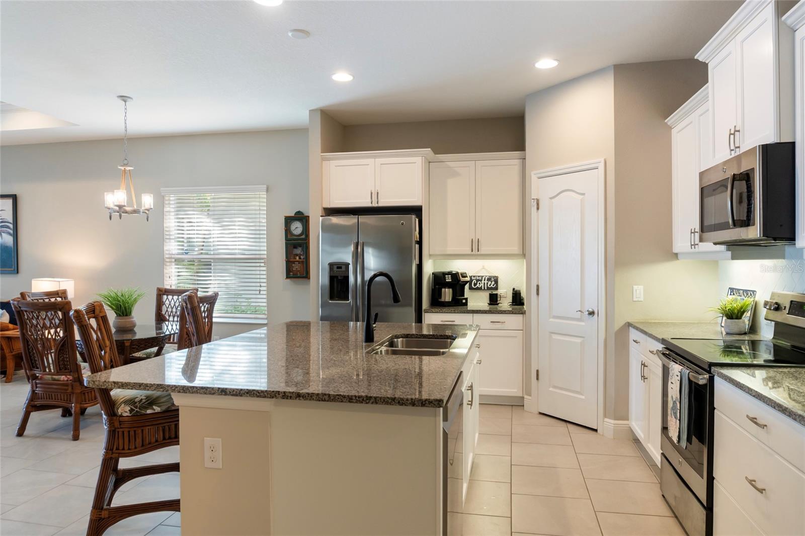7739 RIDGELAKE CIR