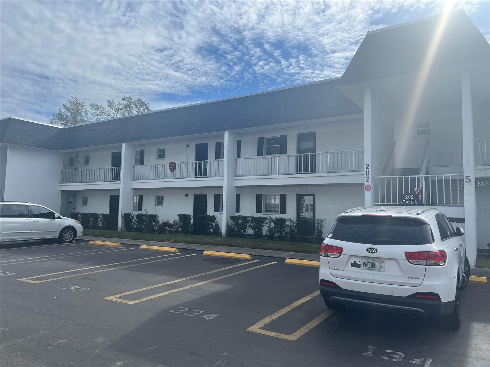 202 47TH AVENUE DR W #333
