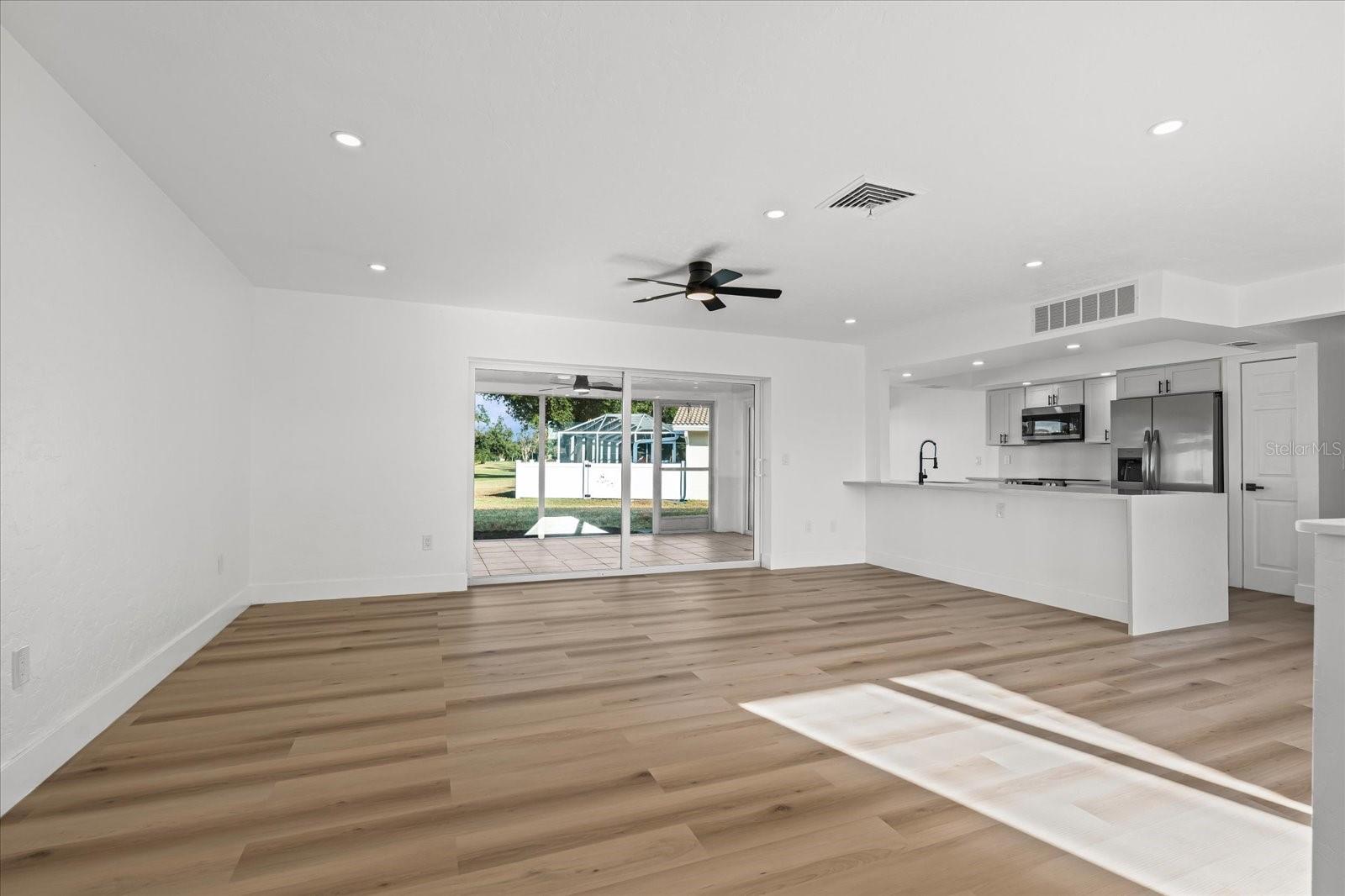 3535 VILLAGE GREEN DR