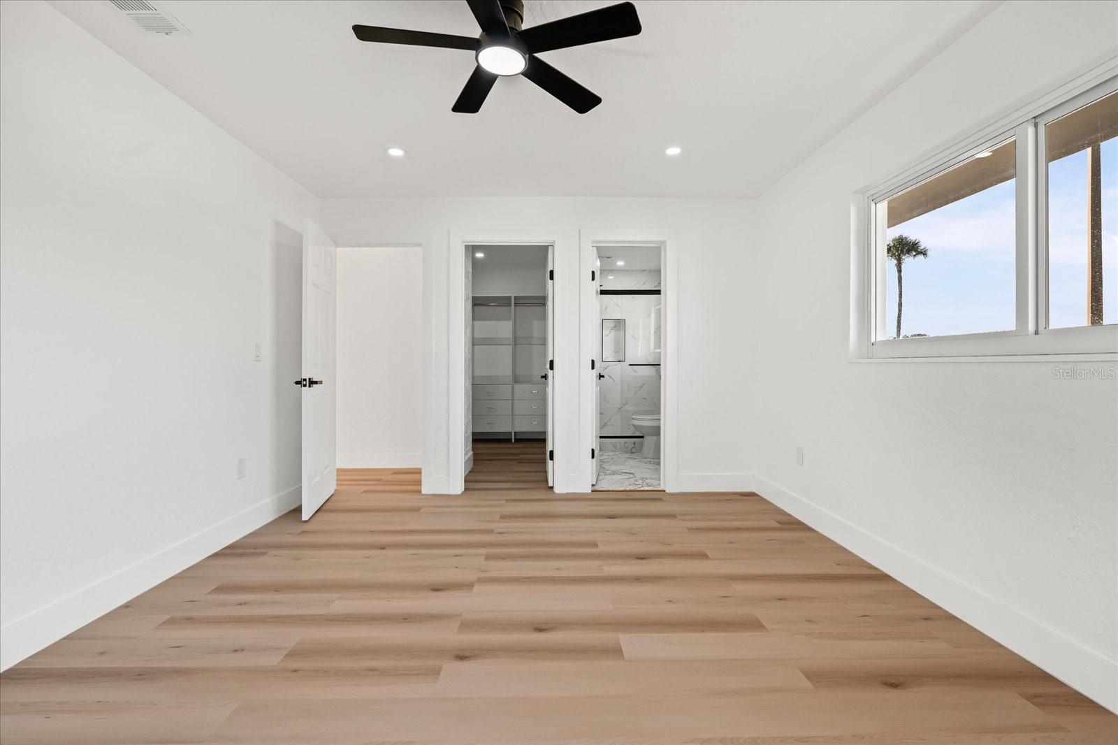 3535 VILLAGE GREEN DR