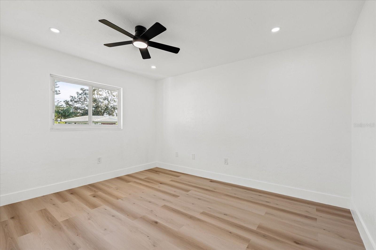 3535 VILLAGE GREEN DR