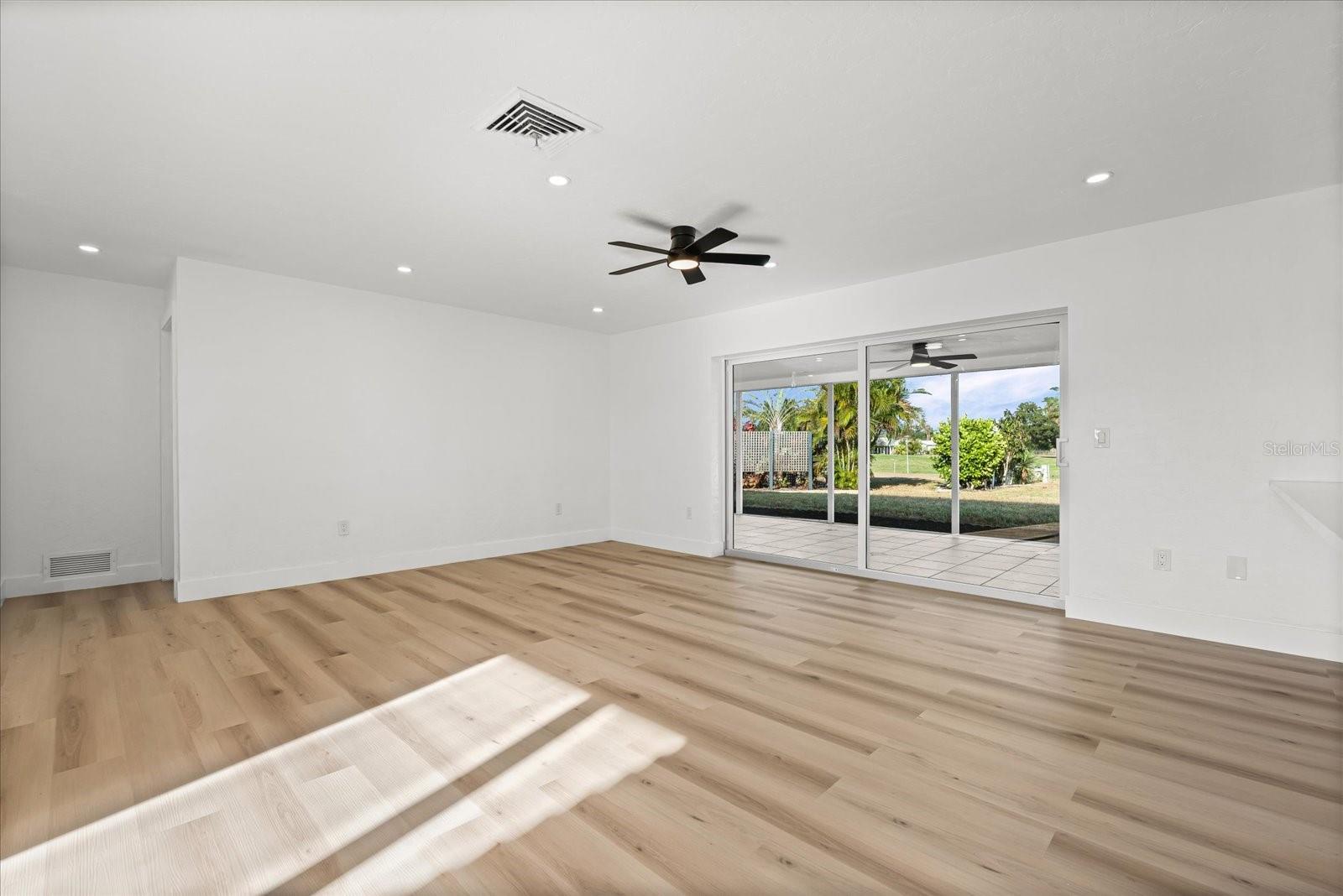 3535 VILLAGE GREEN DR