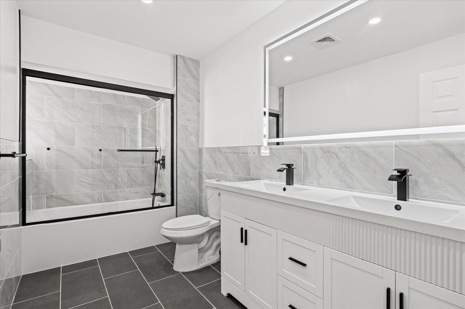 3535 VILLAGE GREEN DR