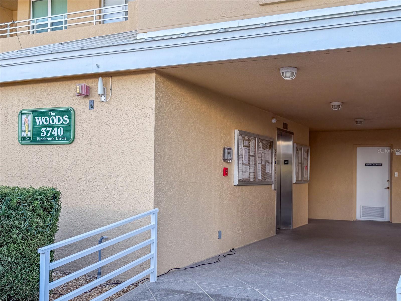 3740 PINEBROOK CIR #105