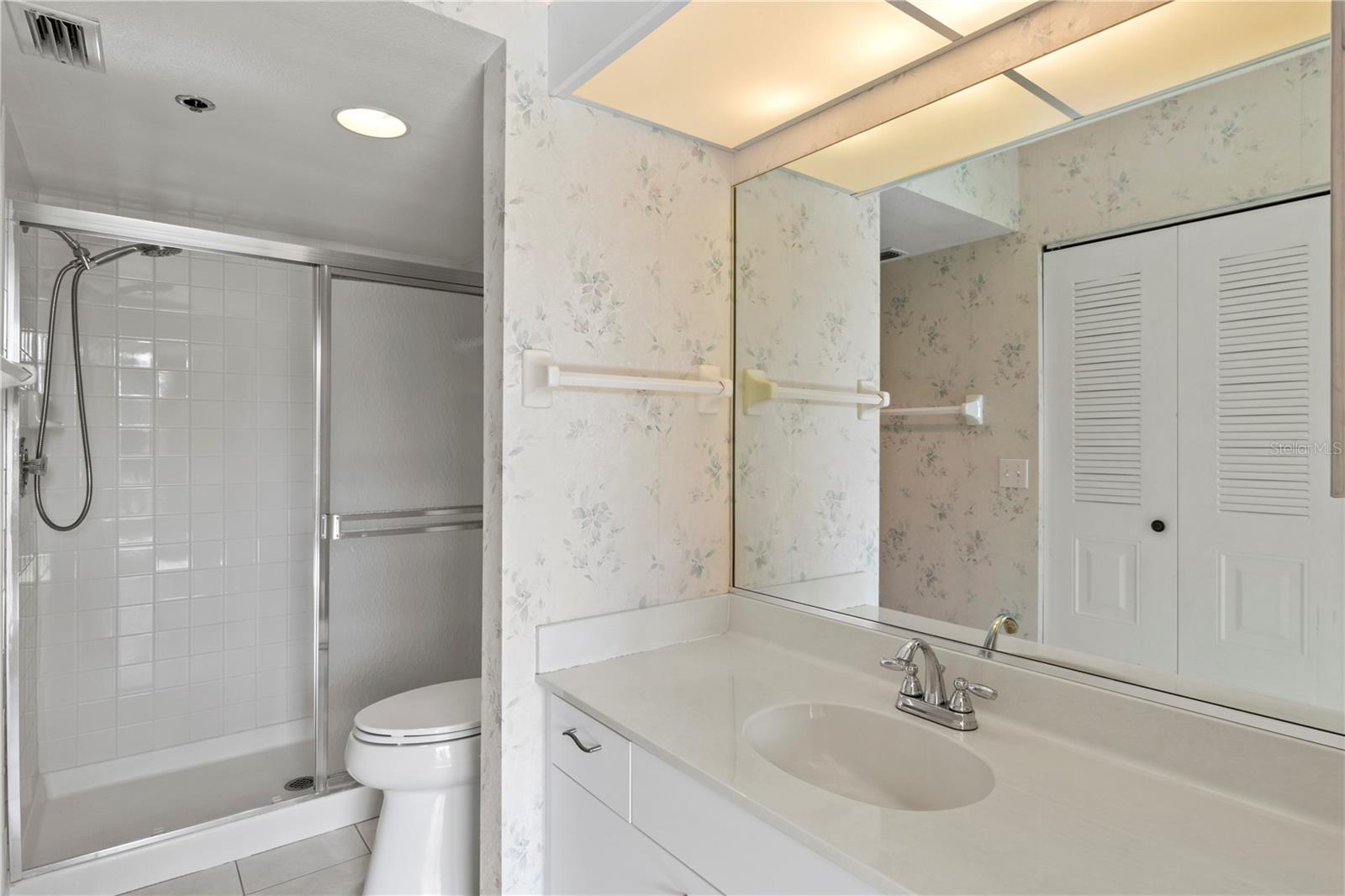 3740 PINEBROOK CIR #105