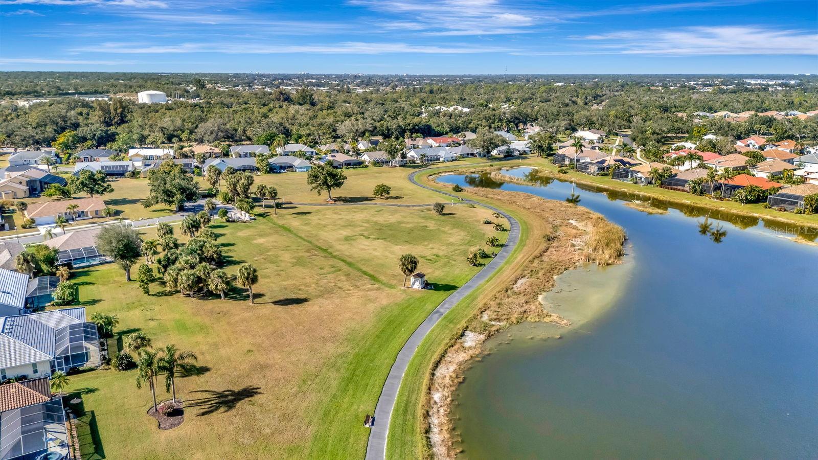 556 SILK OAK DR