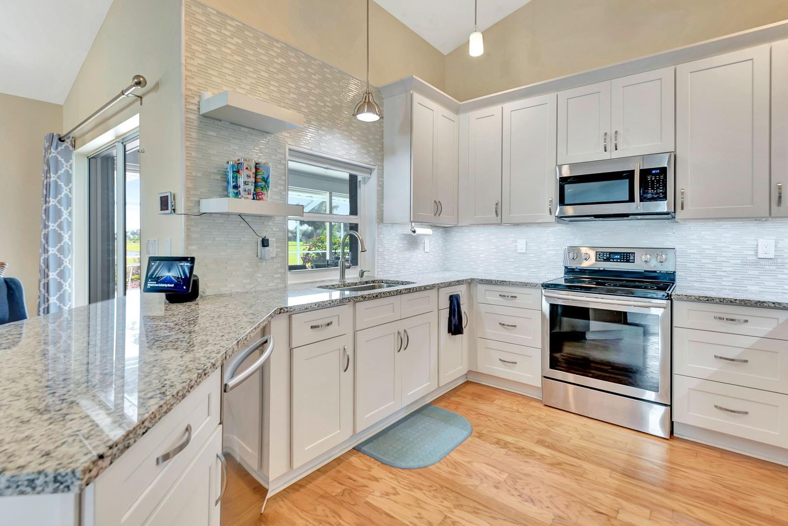 556 SILK OAK DR