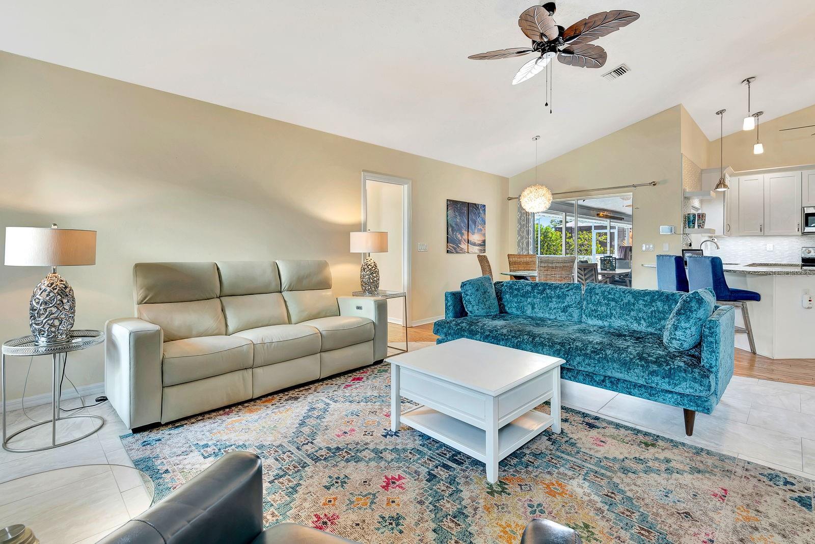 556 SILK OAK DR