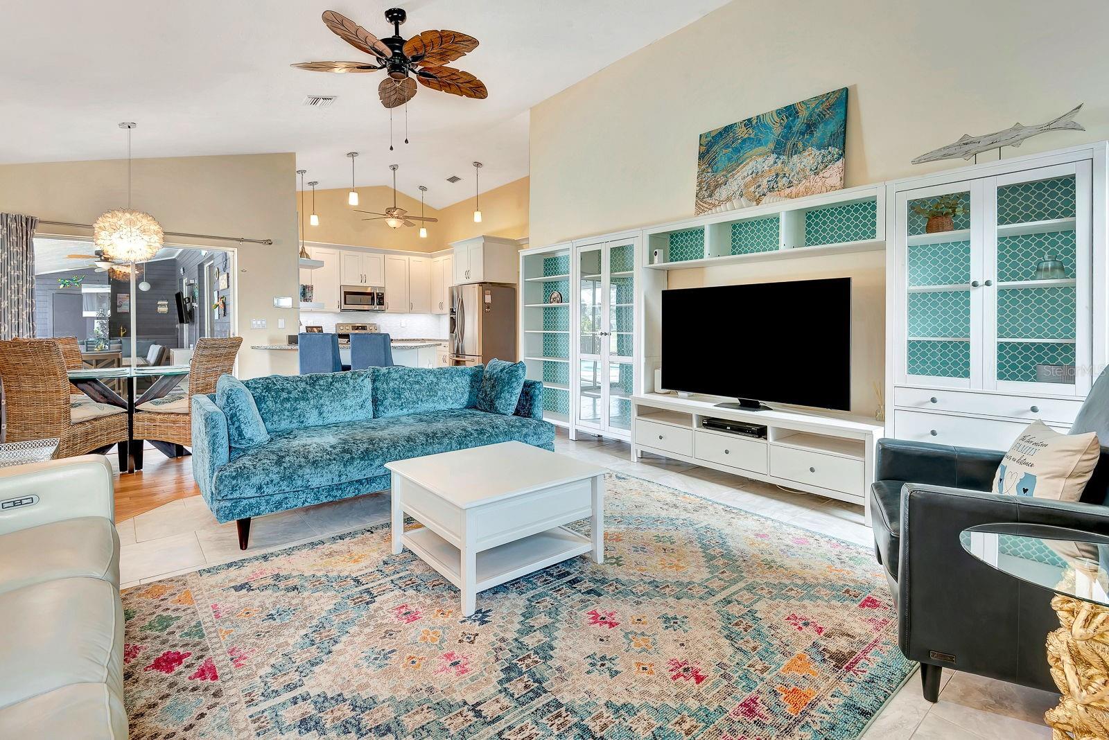 556 SILK OAK DR
