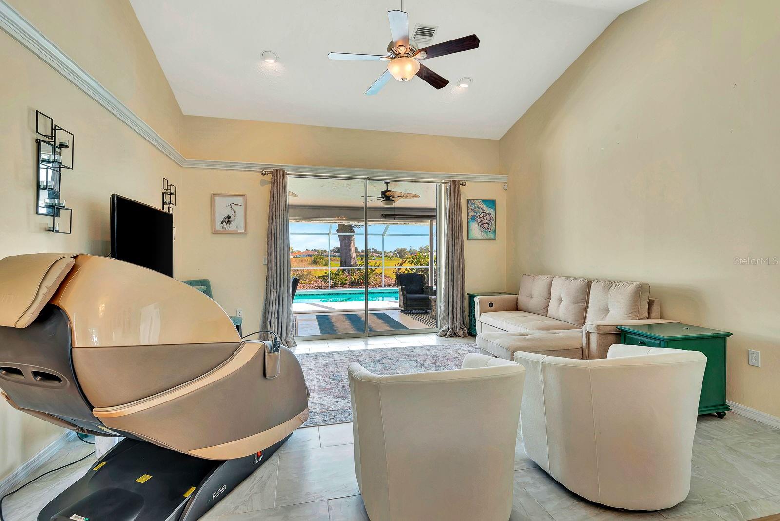 556 SILK OAK DR