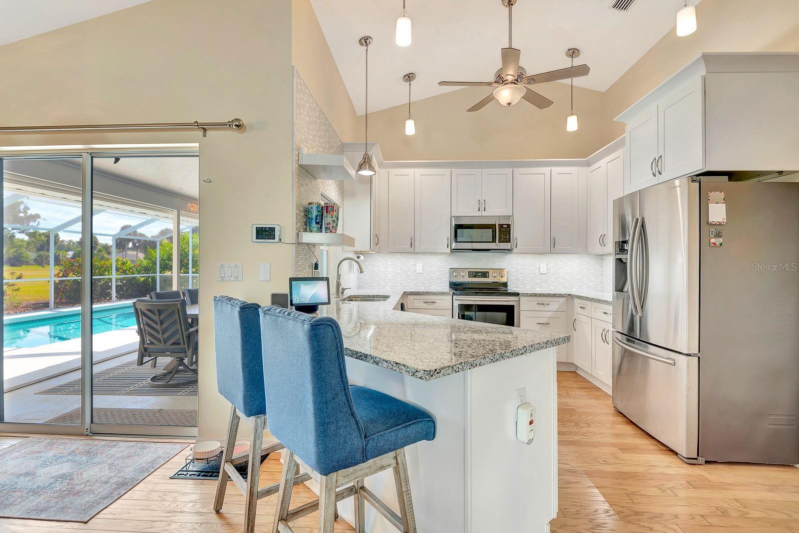556 SILK OAK DR