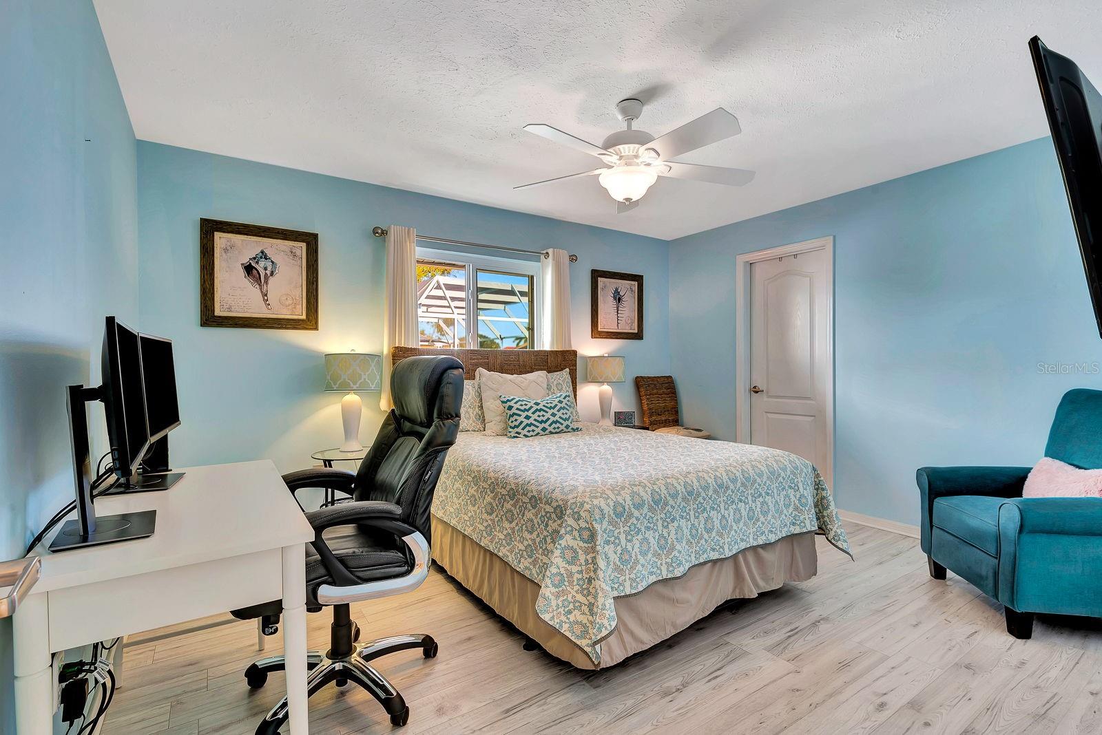 556 SILK OAK DR