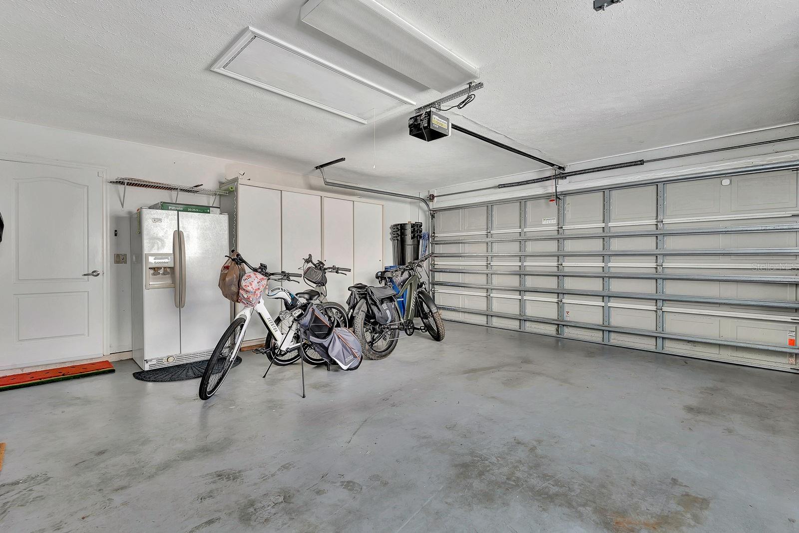 556 SILK OAK DR