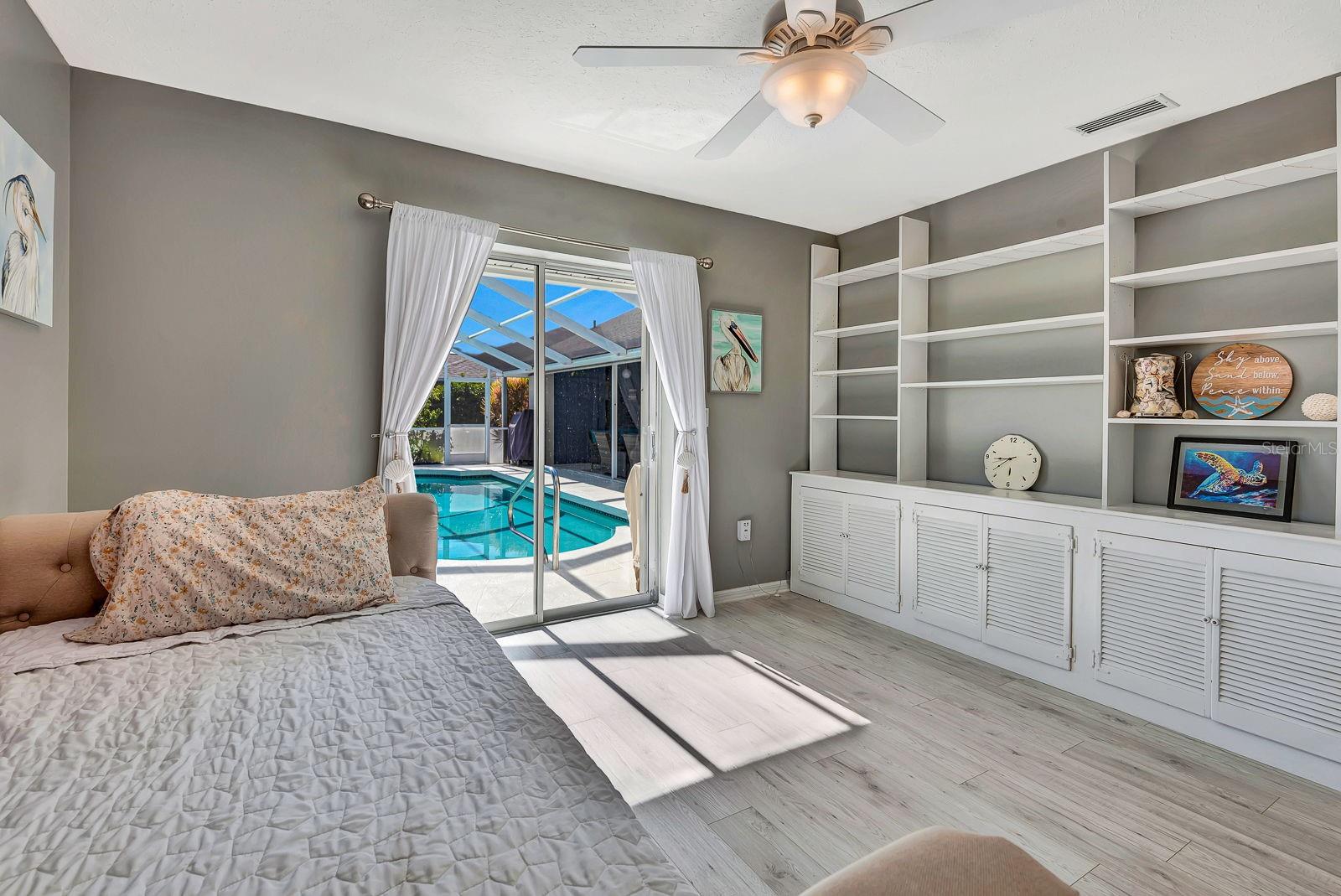 556 SILK OAK DR