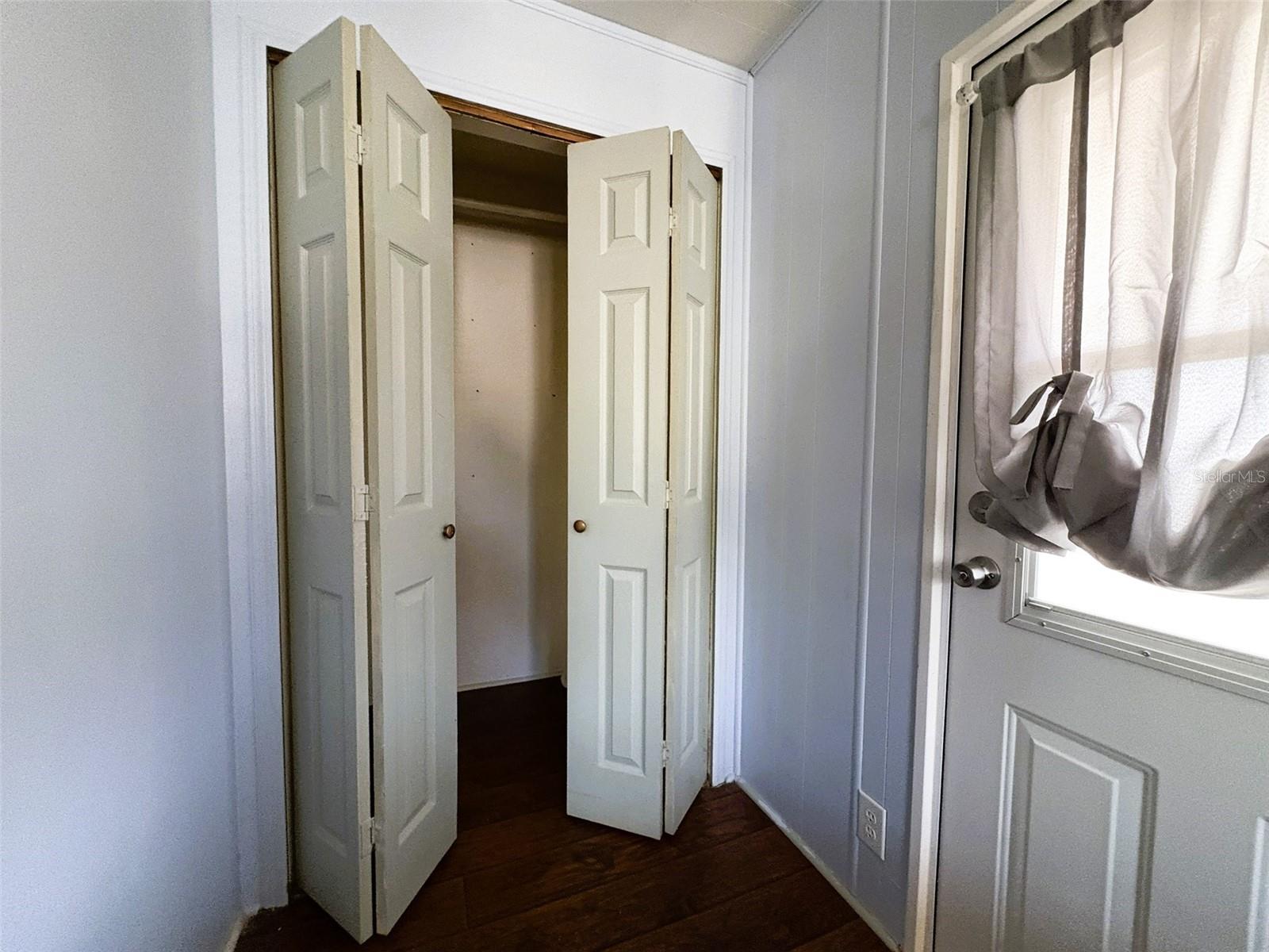 504 50TH AVENUE DR W AVE W