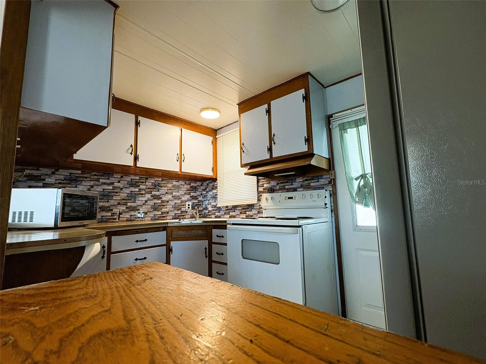 504 50TH AVENUE DR W AVE W