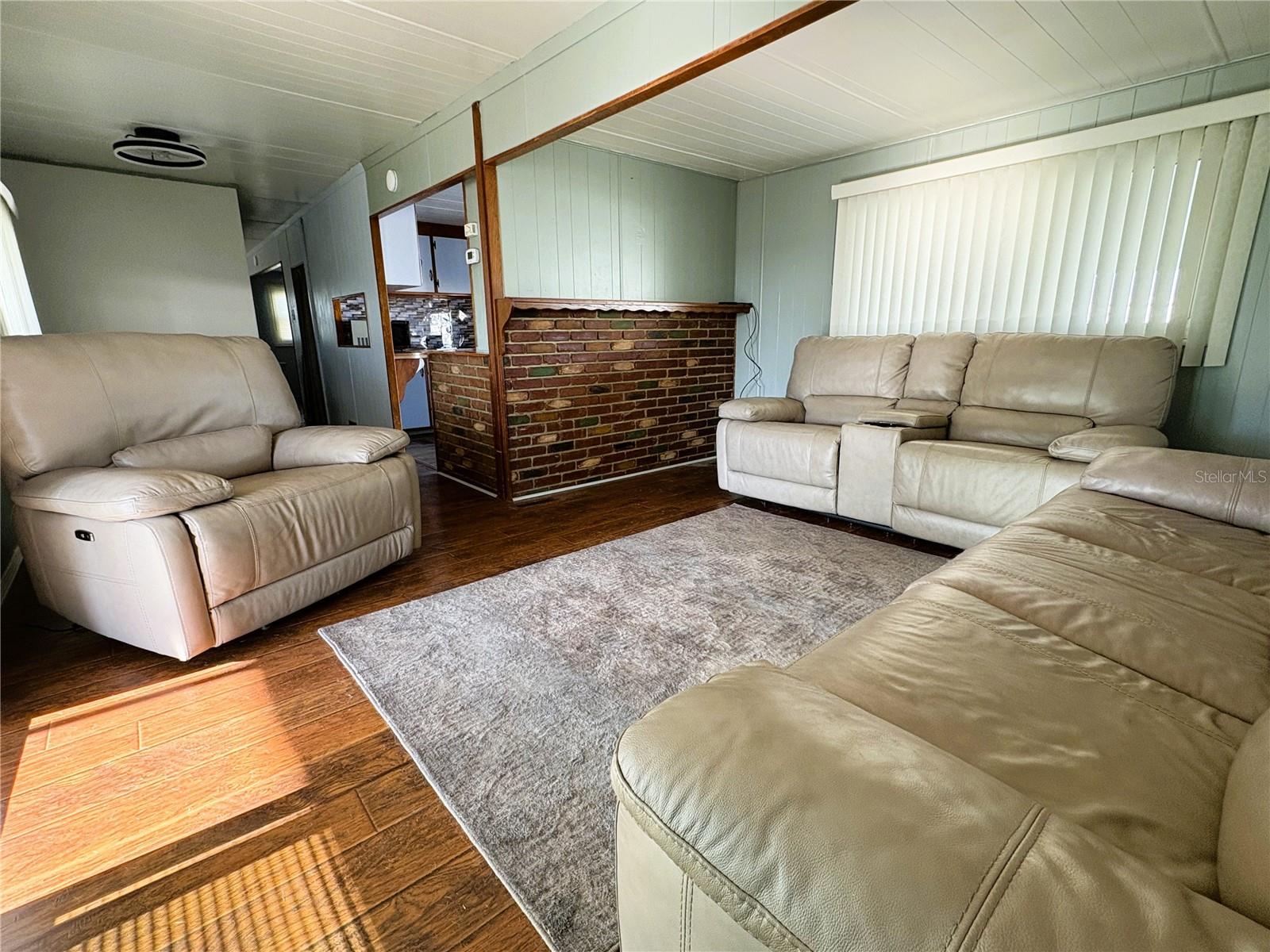 504 50TH AVENUE DR W AVE W