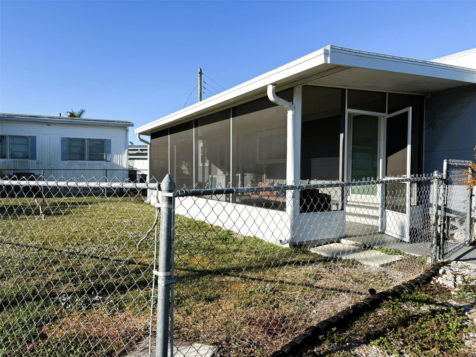 504 50TH AVENUE DR W AVE W