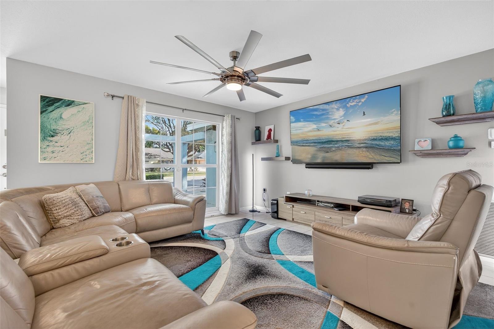 5676 BENEVA WOODS CIR