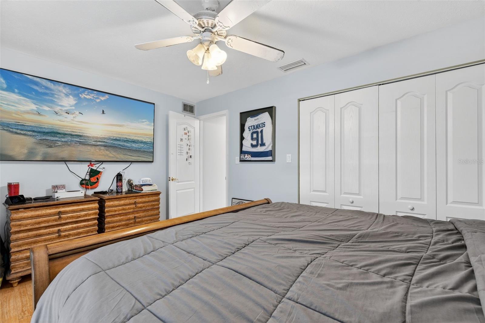 5676 BENEVA WOODS CIR