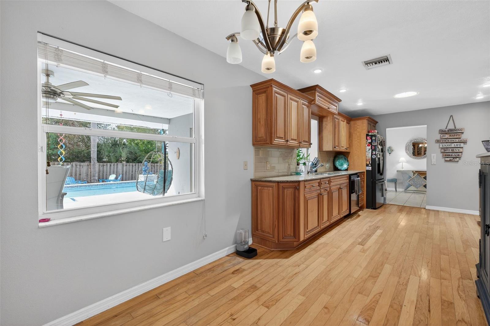 5676 BENEVA WOODS CIR