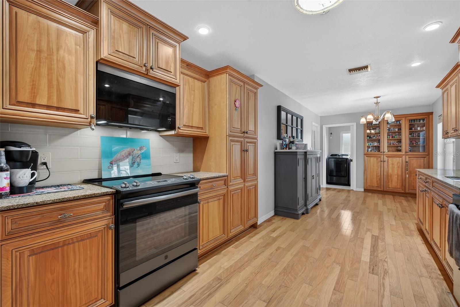 5676 BENEVA WOODS CIR