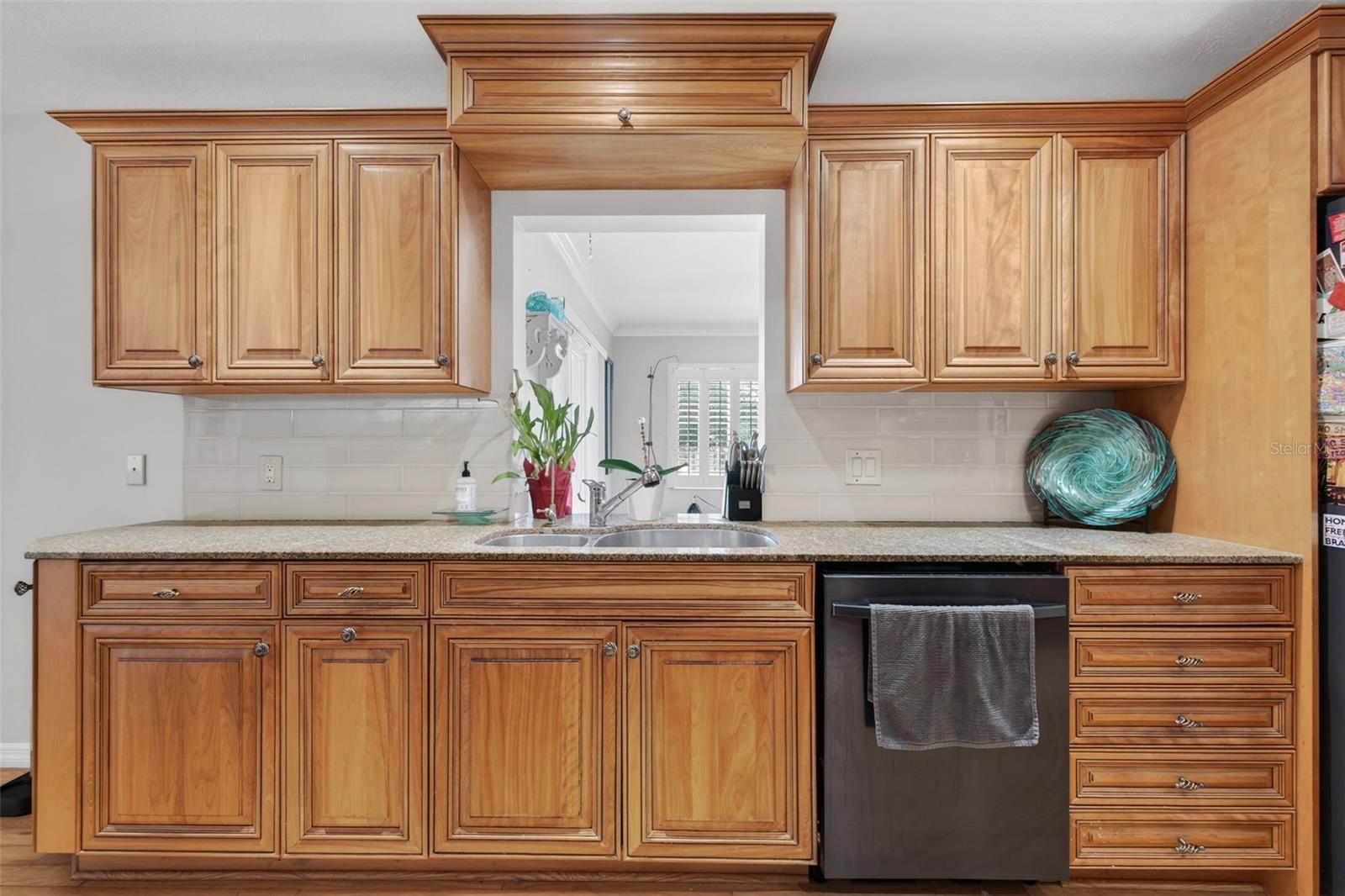 5676 BENEVA WOODS CIR